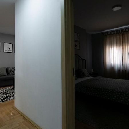 Central Fenix Apartment - Free Private Parking-Fast Wi-Fi Novi Sad Exteriör bild