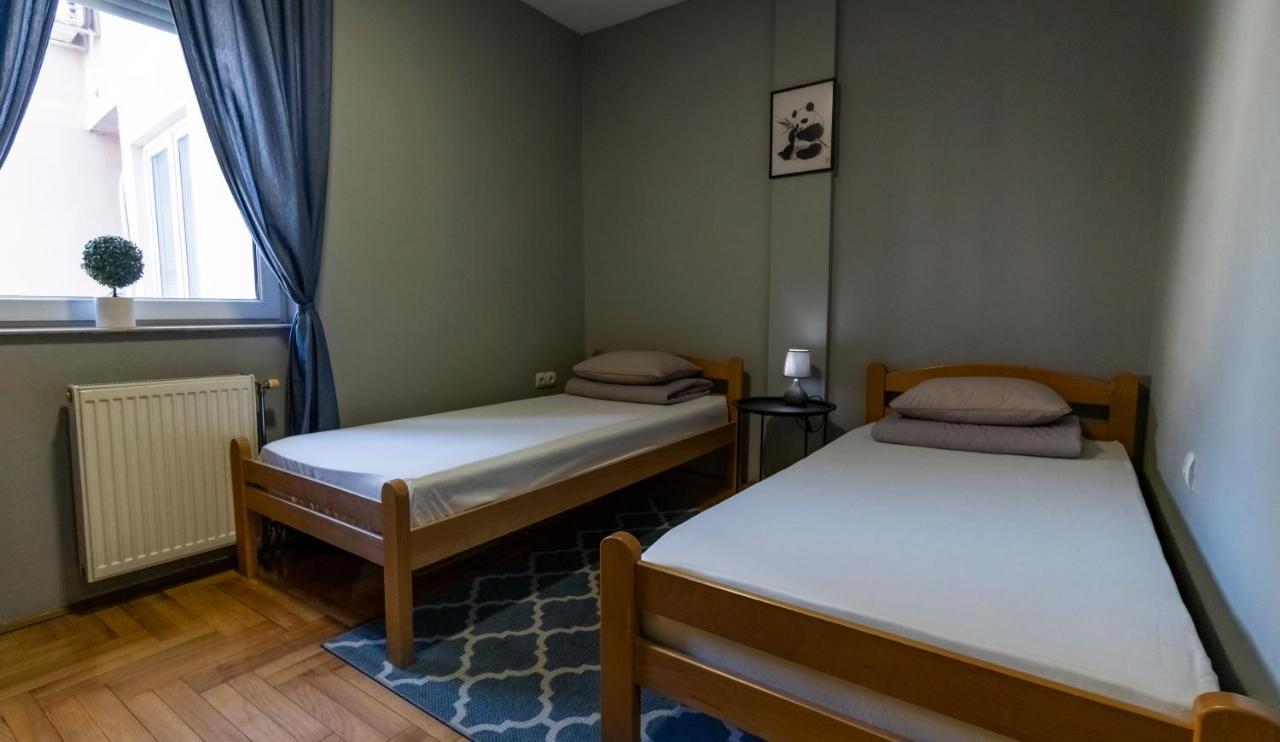 Central Fenix Apartment - Free Private Parking-Fast Wi-Fi Novi Sad Exteriör bild
