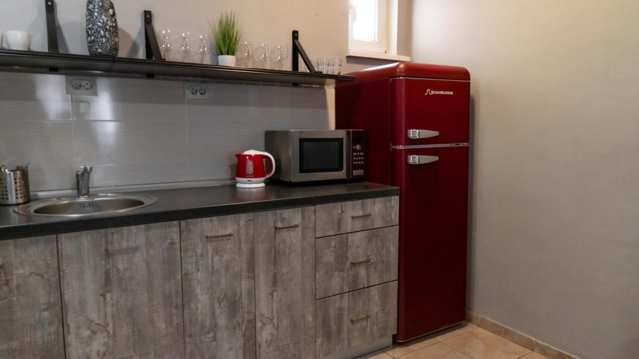 Central Fenix Apartment - Free Private Parking-Fast Wi-Fi Novi Sad Exteriör bild
