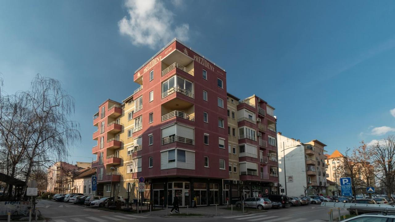 Central Fenix Apartment - Free Private Parking-Fast Wi-Fi Novi Sad Exteriör bild