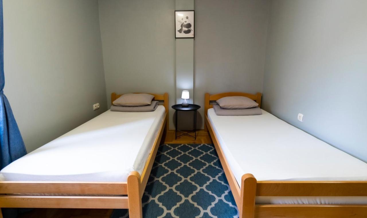 Central Fenix Apartment - Free Private Parking-Fast Wi-Fi Novi Sad Exteriör bild